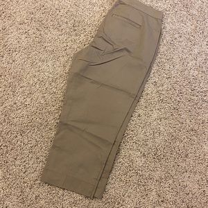 Maureen capris size 8, new without tags